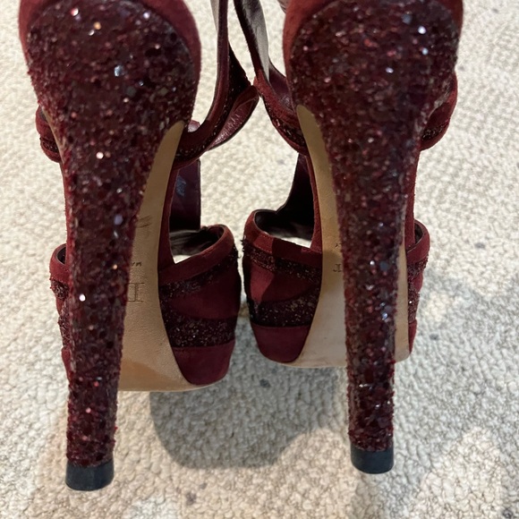 CHRISTIAN DIOR Celeste Glitter Suede T
Strap Platform Sandals. - Picture 7 of 13
